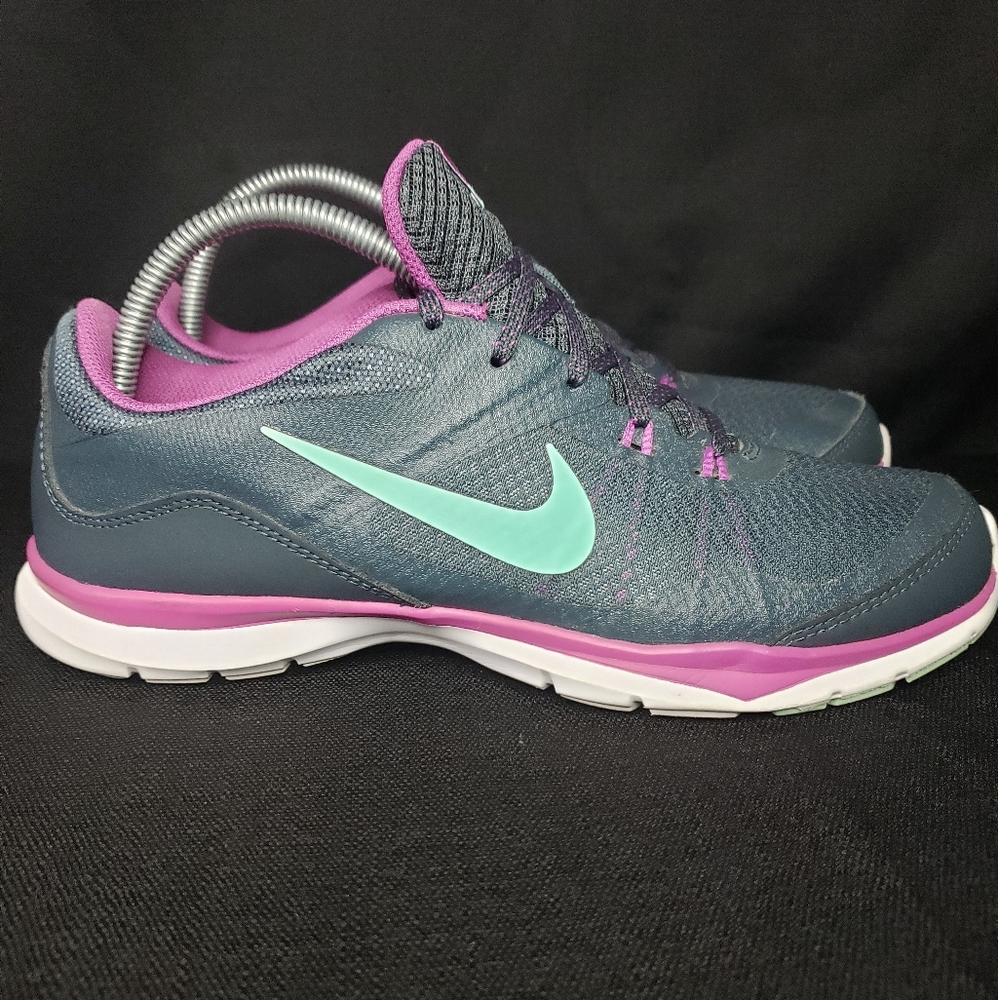Nike Flex Cross Trainer 5 Shoes.